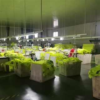 Reflective clothing processing workshop